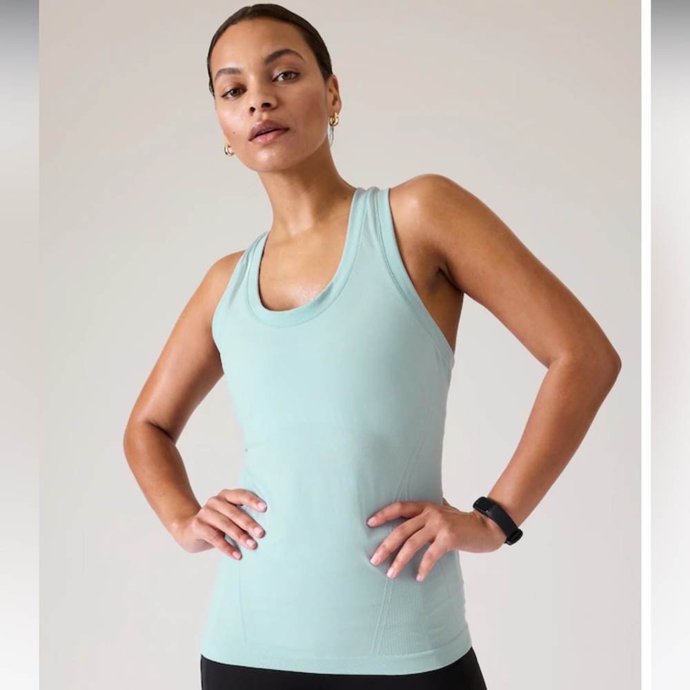 Athleta Momentum top